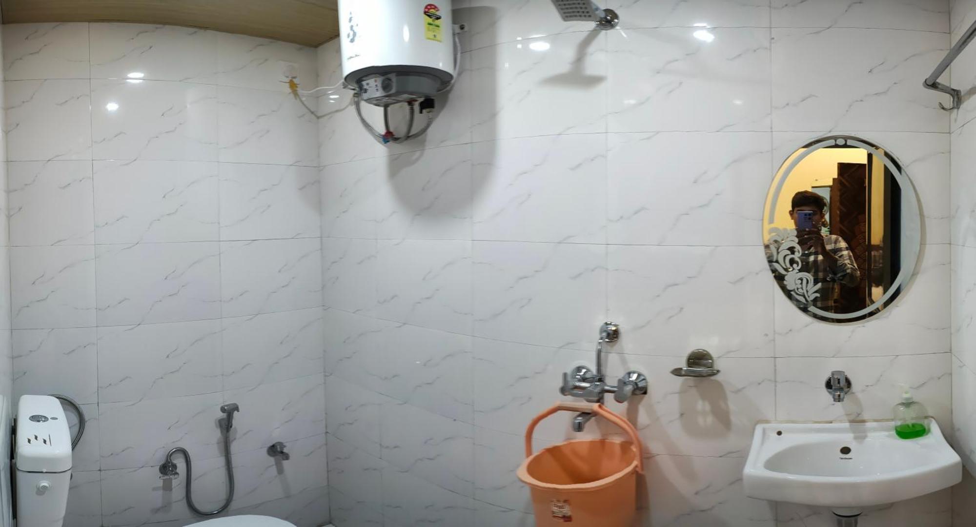 Ganga Sparsh Hotel Varanasi Exterior photo