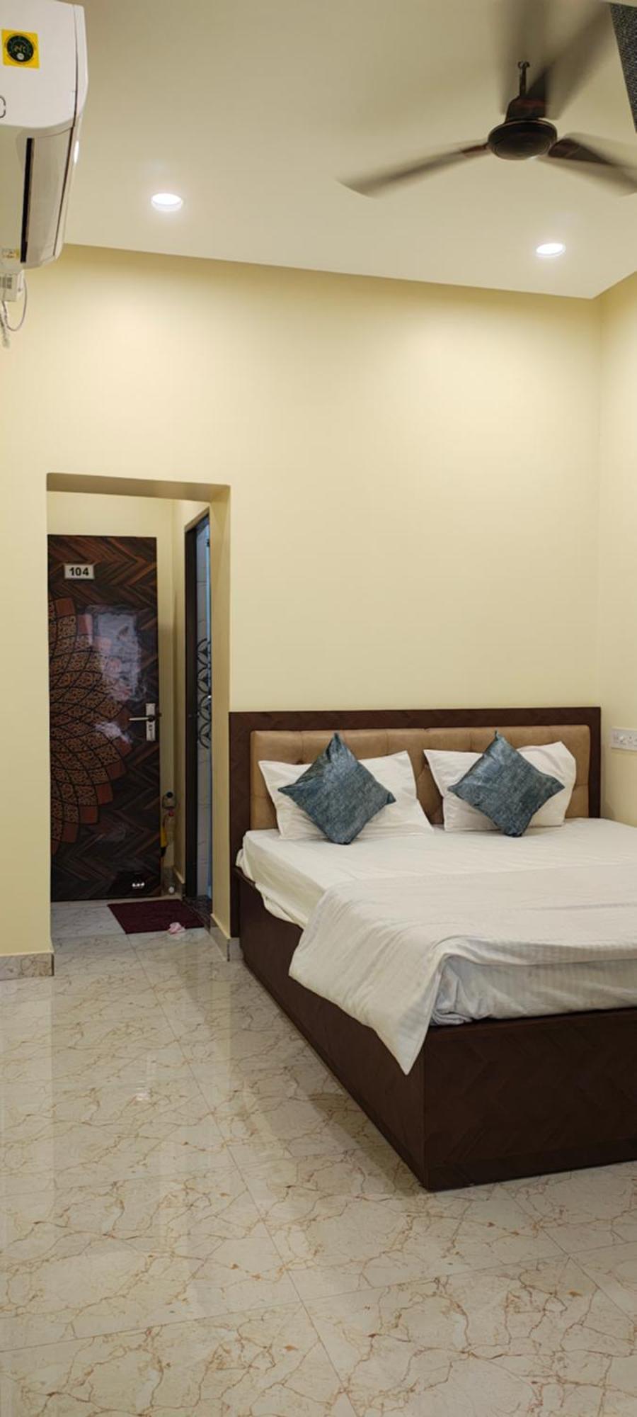 Ganga Sparsh Hotel Varanasi Exterior photo